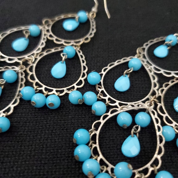 Teal Dangling beaded and sterling silver earrings - Picture 5 of 5